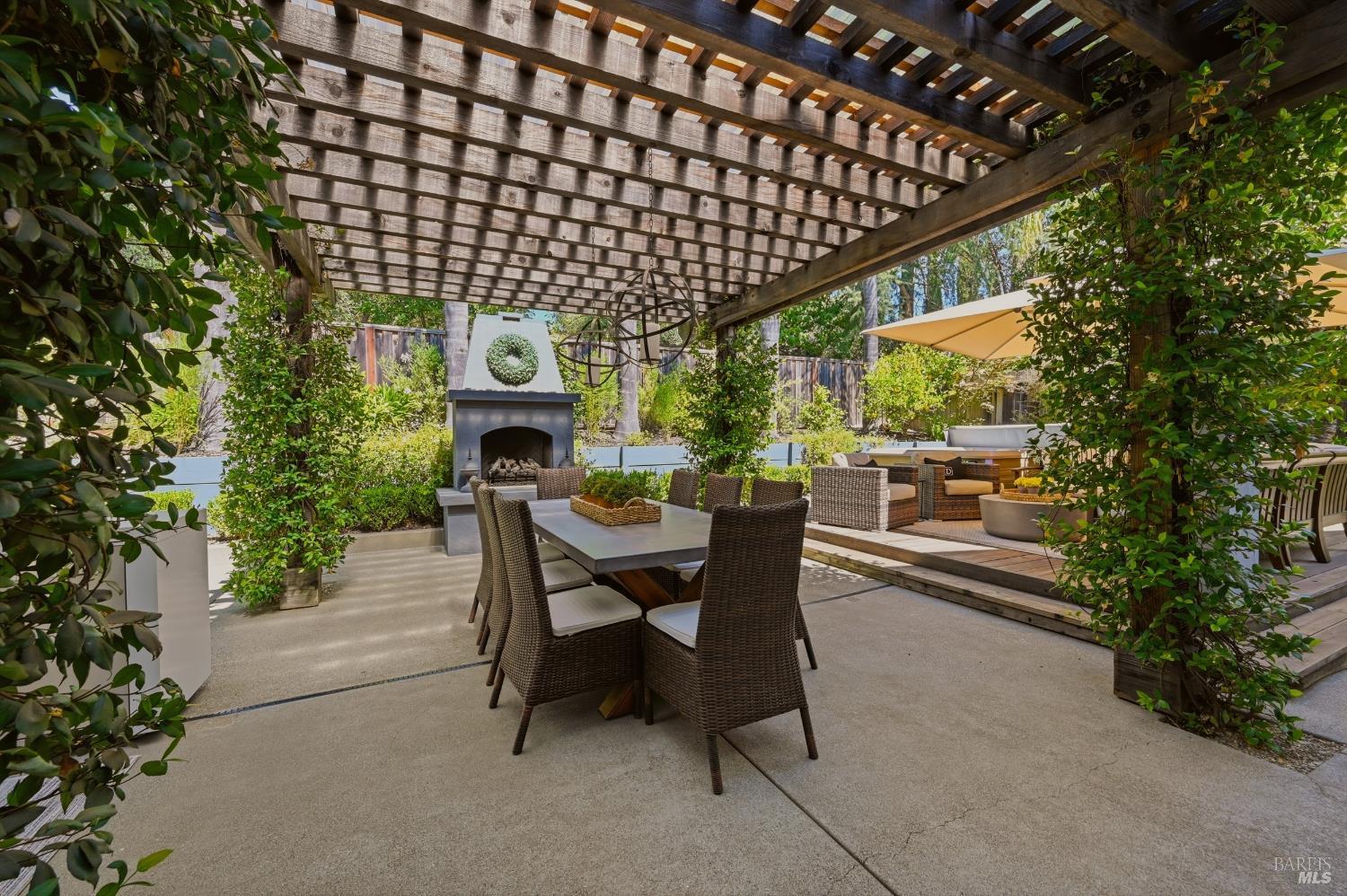 806 Chiles Avenue St. Helena CA 94574