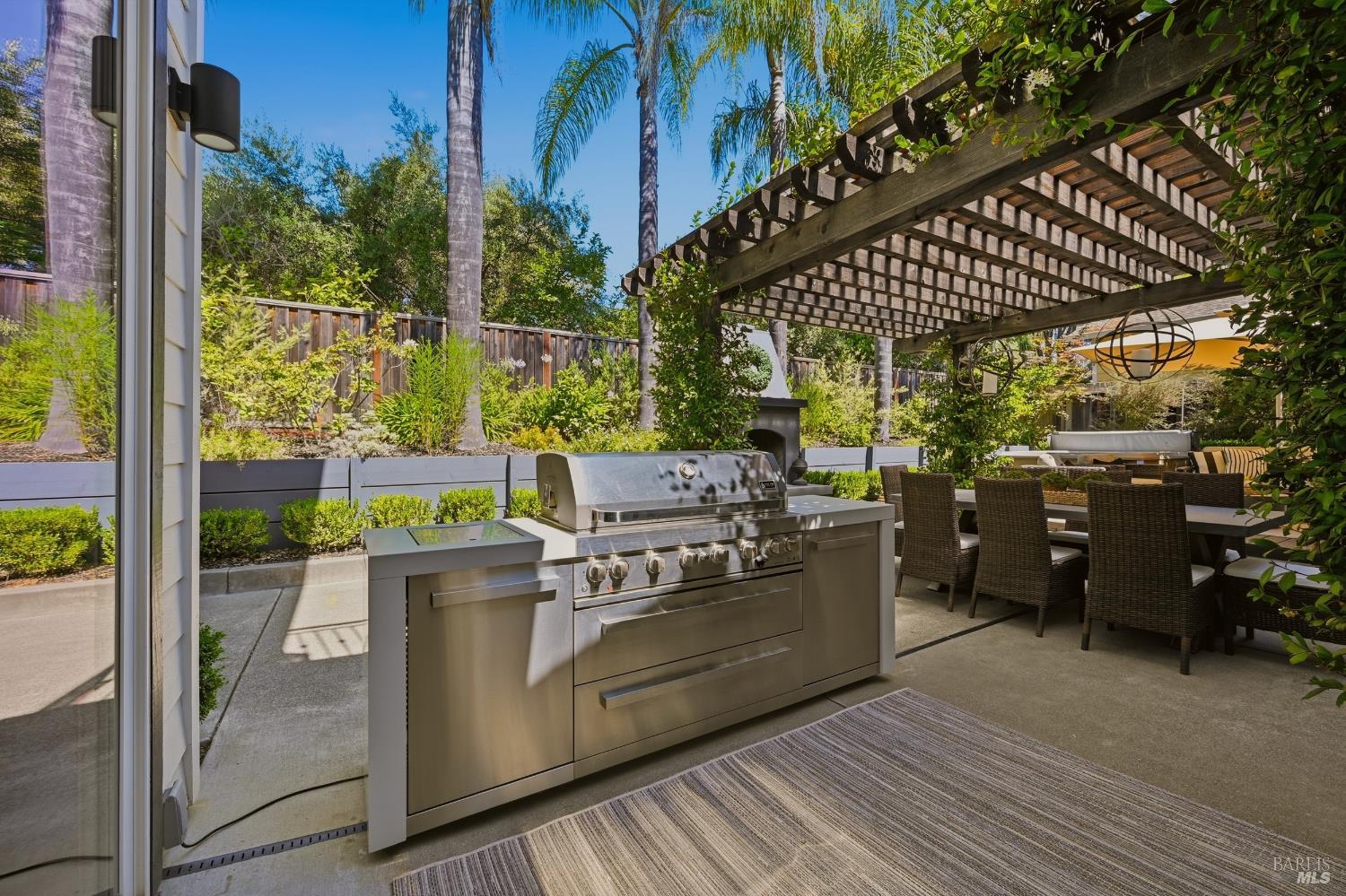 806 Chiles Avenue St. Helena CA 94574