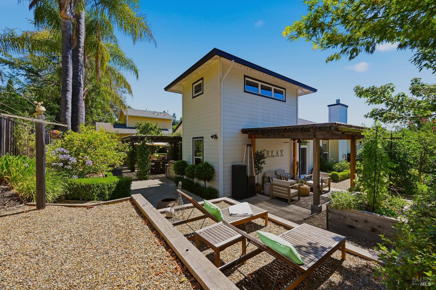 806 Chiles Avenue St. Helena CA 94574