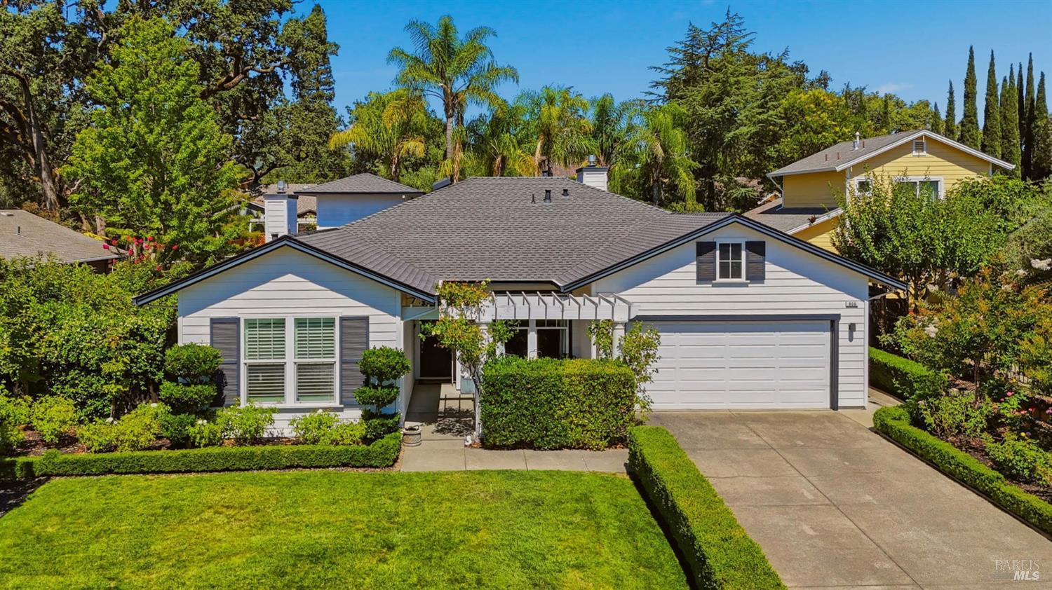 806 Chiles Avenue St. Helena CA 94574