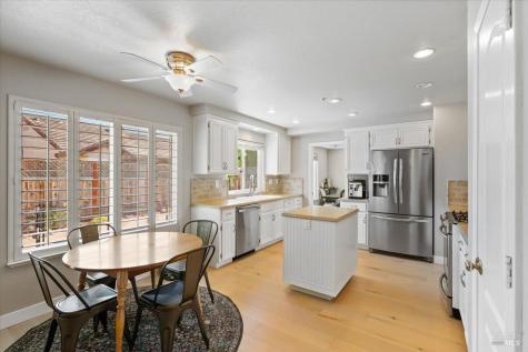 1814 Heather Lane Petaluma CA 94954