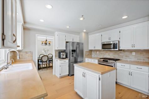 1814 Heather Lane Petaluma CA 94954
