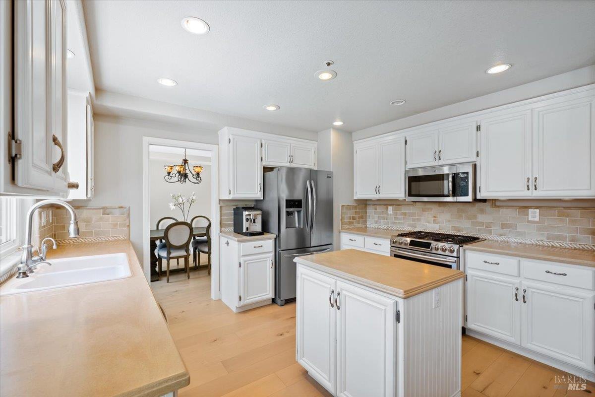 1814 Heather Lane Petaluma CA 94954