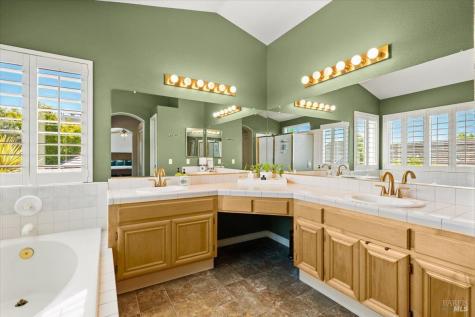 1814 Heather Lane Petaluma CA 94954