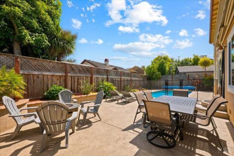 1814 Heather Lane Petaluma CA 94954
