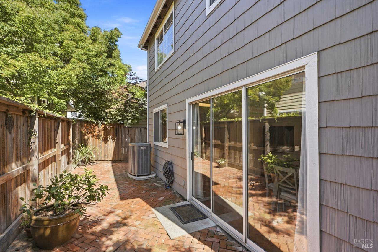 1121 Brighton View Circle Petaluma CA 94952