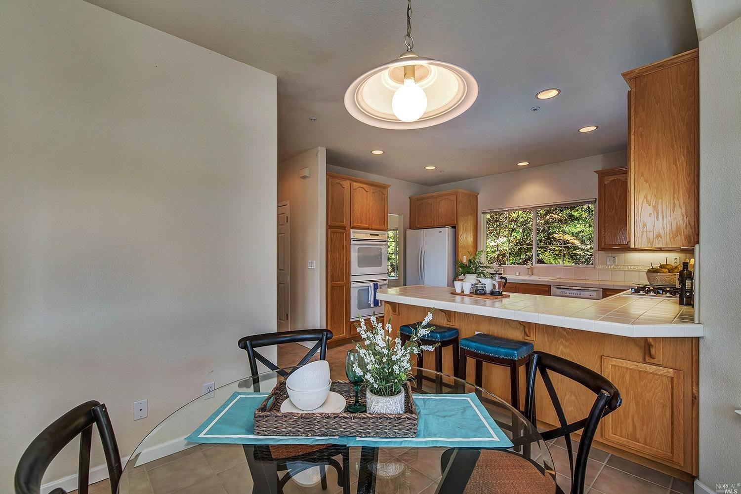 128 Village Oaks Court Healdsburg CA 95448