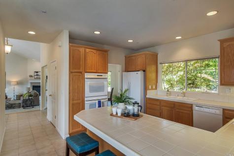 128 Village Oaks Court Healdsburg CA 95448