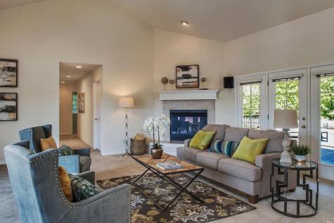 128 Village Oaks Court Healdsburg CA 95448