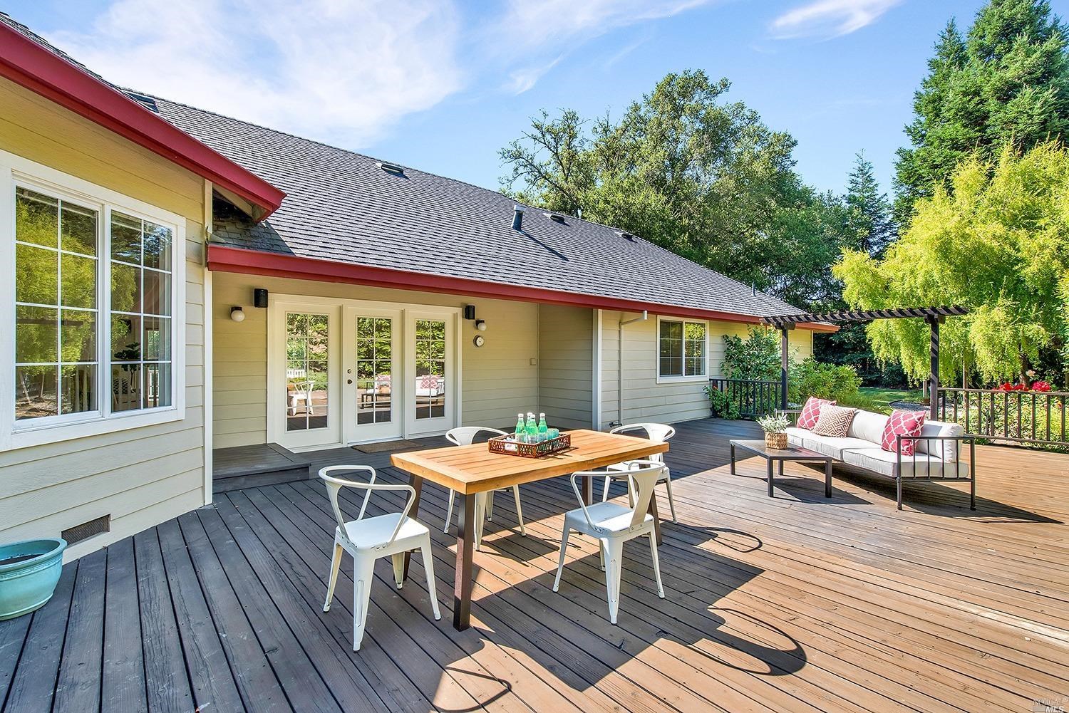 128 Village Oaks Court Healdsburg CA 95448