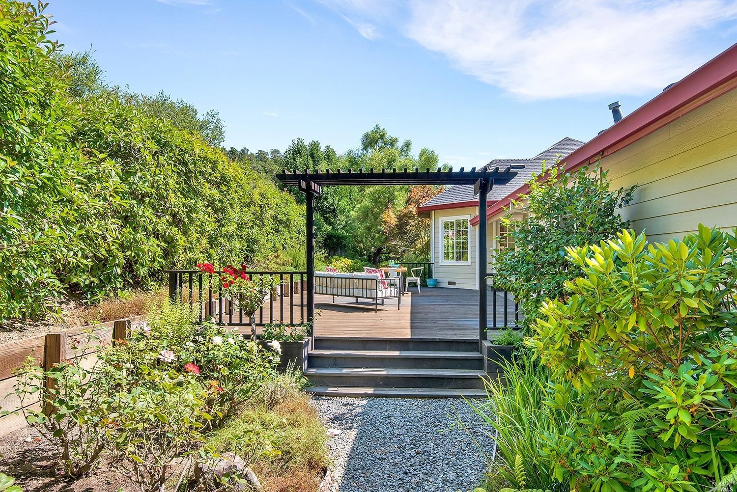 128 Village Oaks Court Healdsburg CA 95448
