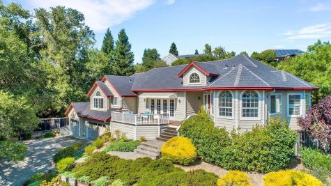 128 Village Oaks Court Healdsburg CA 95448