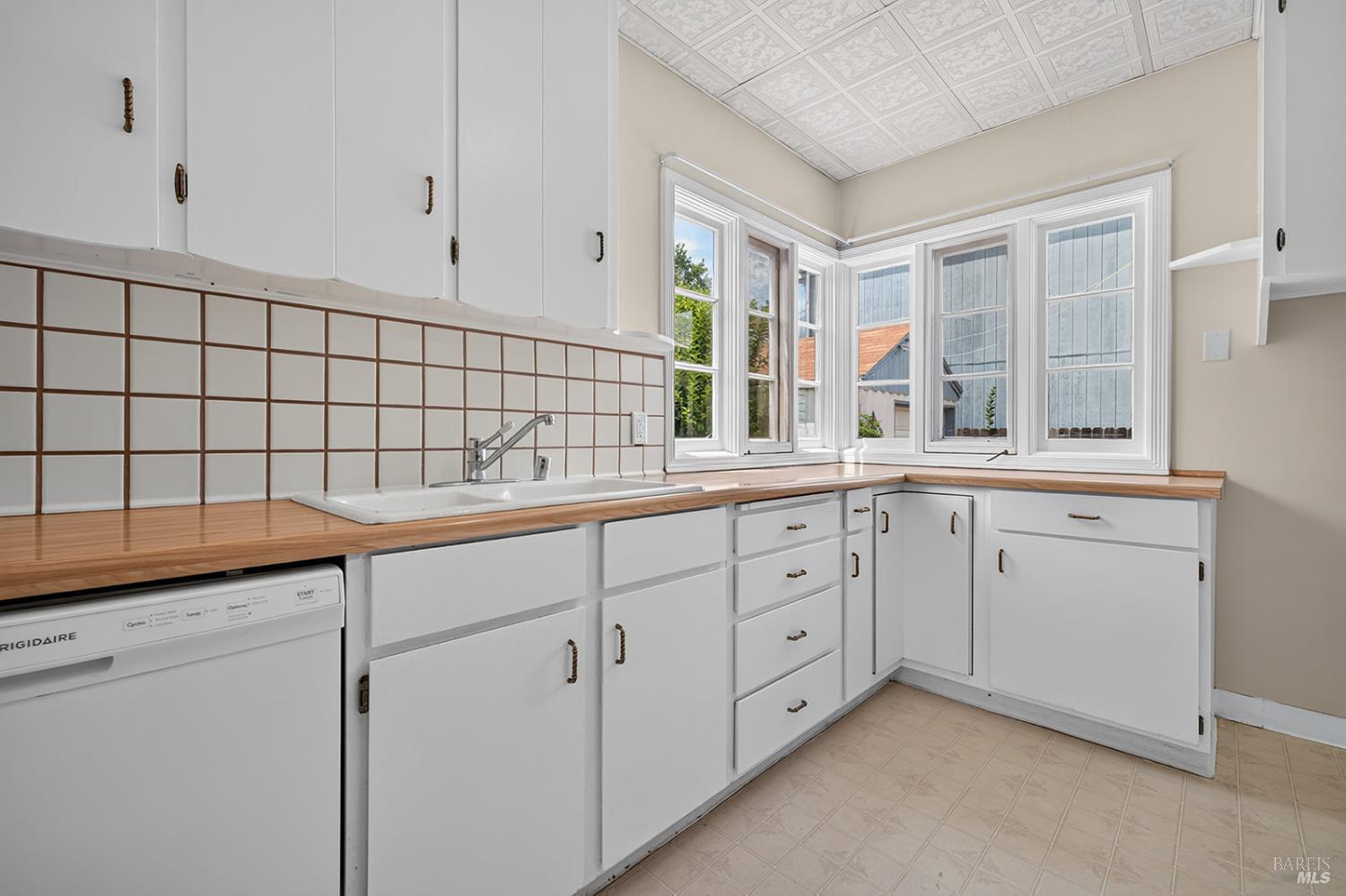 620 Dexter Street Santa Rosa CA 95404