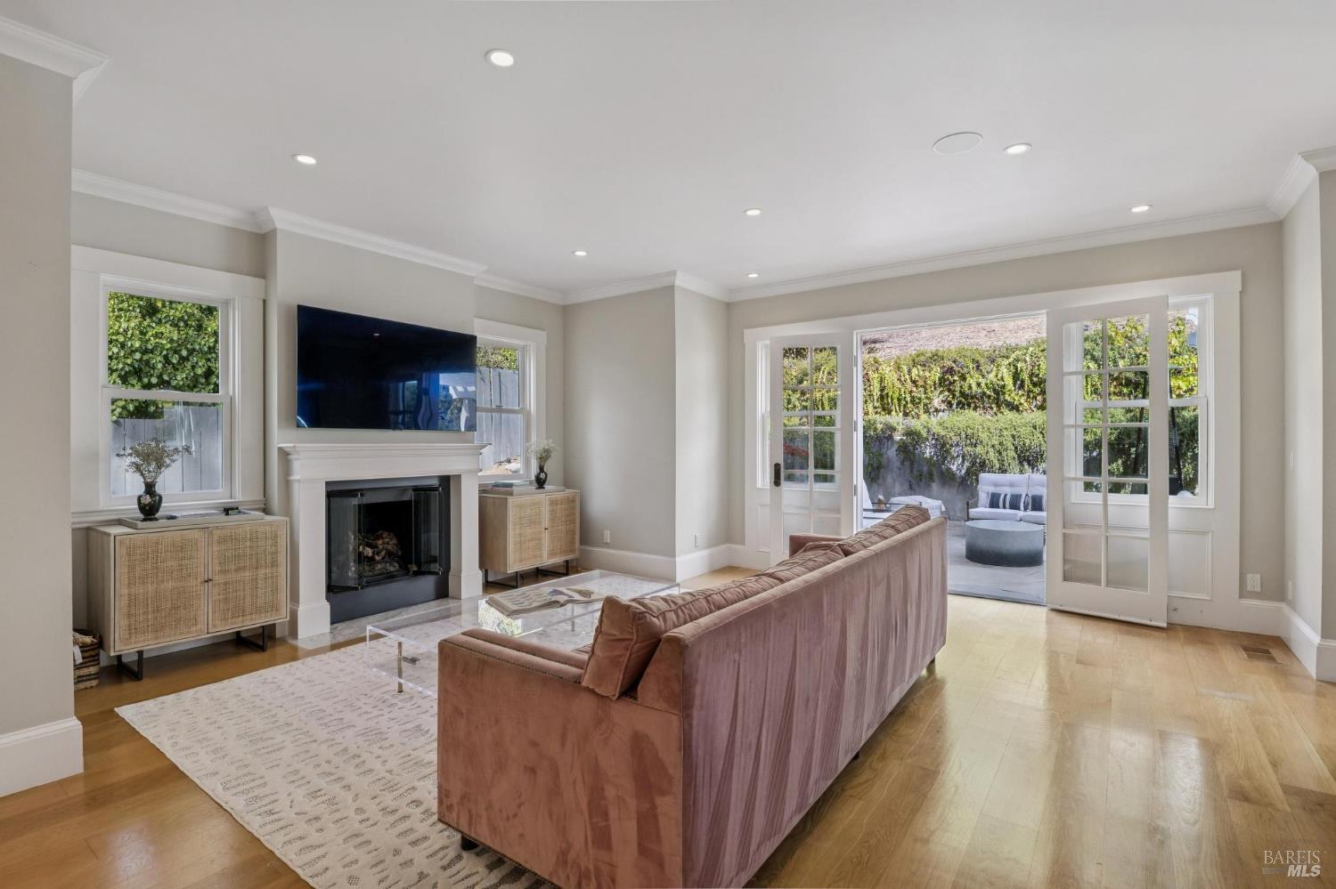 8 Sir Francis Drake Boulevard Ross CA 94957