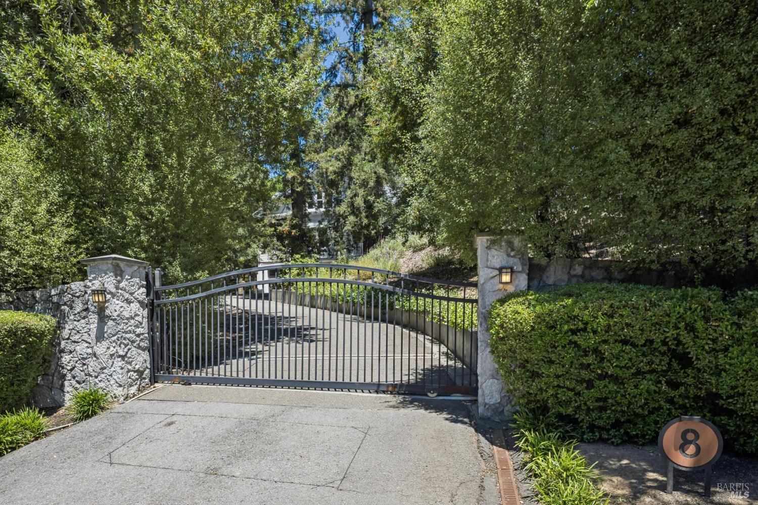 8 Sir Francis Drake Boulevard Ross CA 94957
