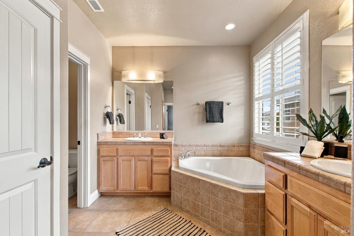 4712 Venti Lane Santa Rosa CA 95409