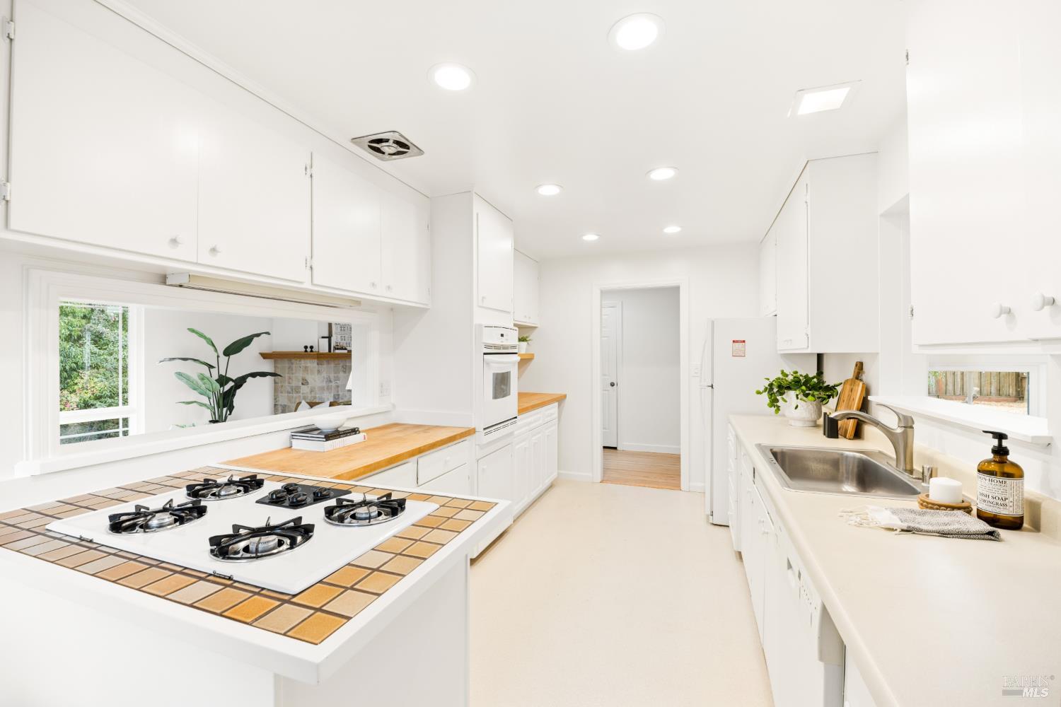 2033 Shady Lane Novato CA 94945