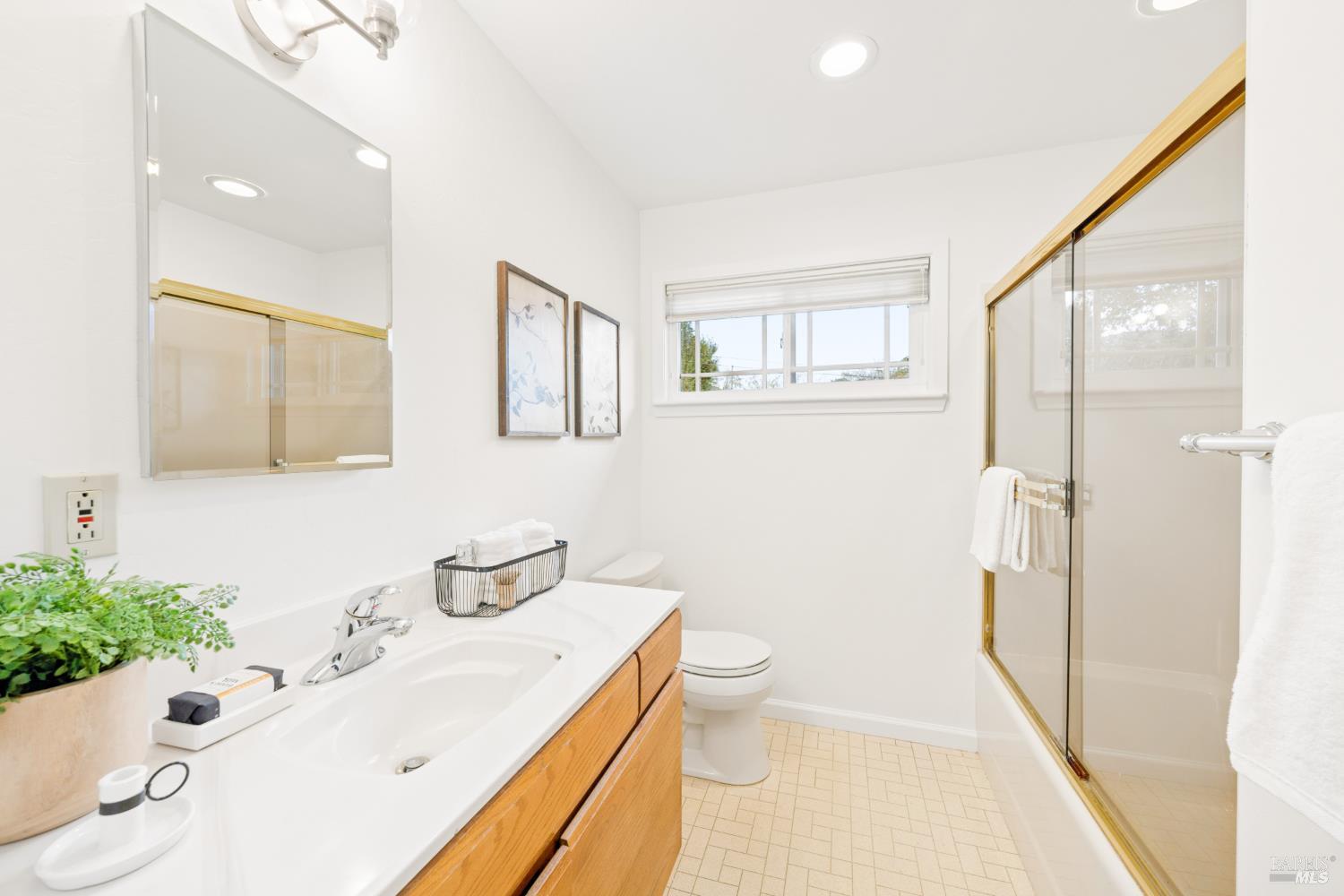 2033 Shady Lane Novato CA 94945