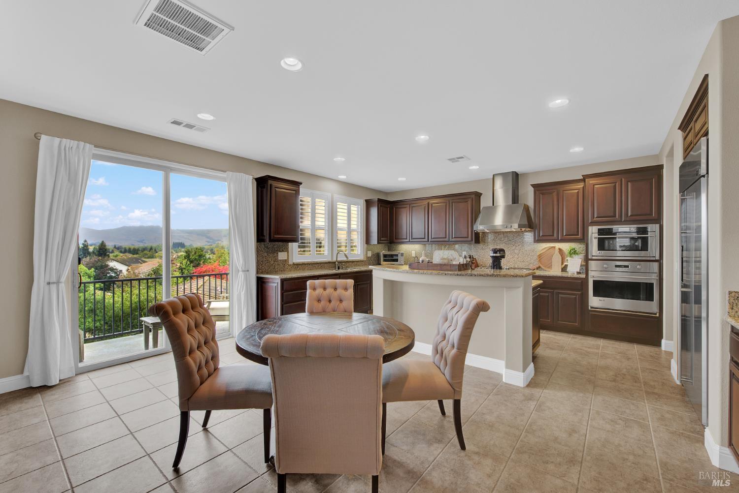 583 Via De Bella Fairfield CA 94534