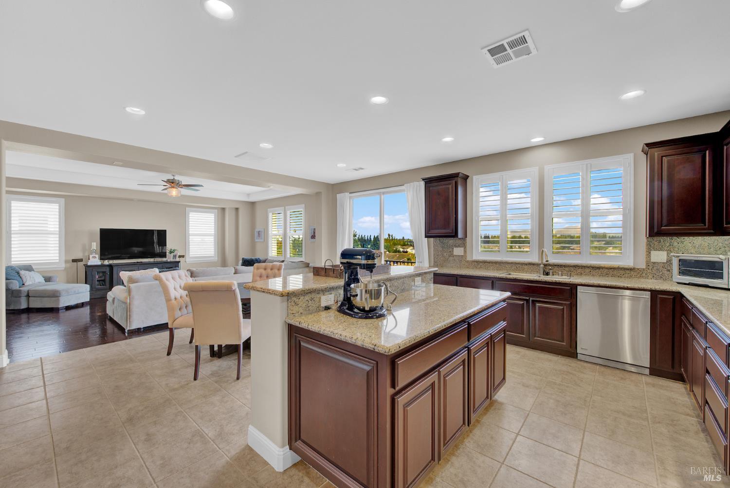 583 Via De Bella Fairfield CA 94534