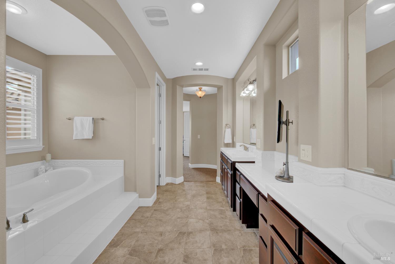 583 Via De Bella Fairfield CA 94534