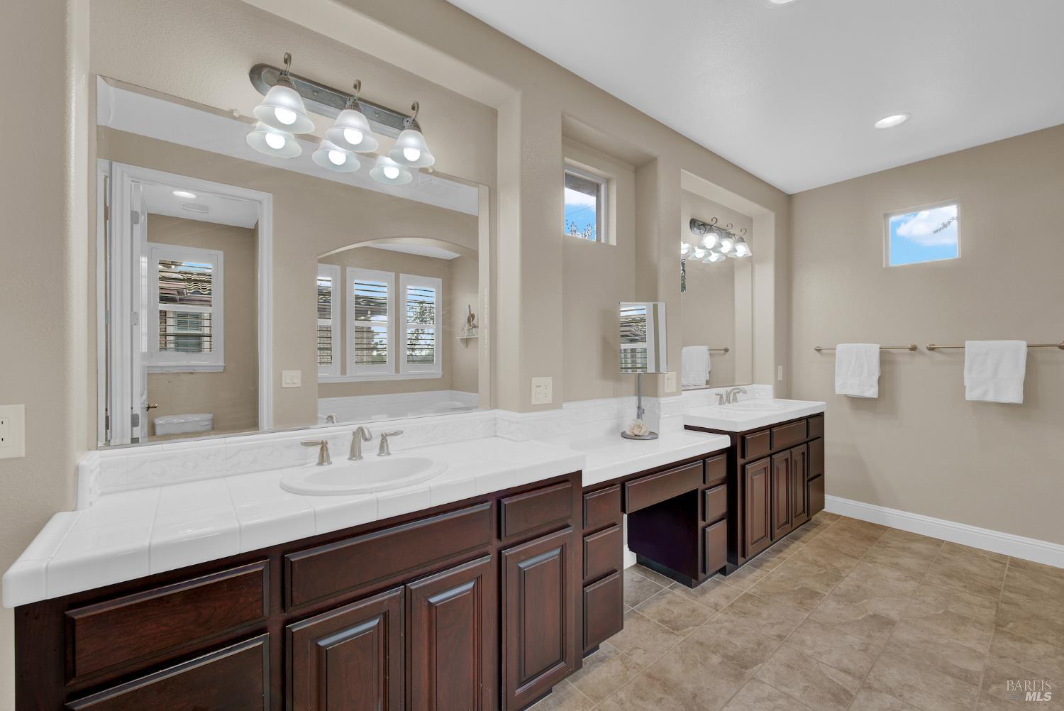 583 Via De Bella Fairfield CA 94534