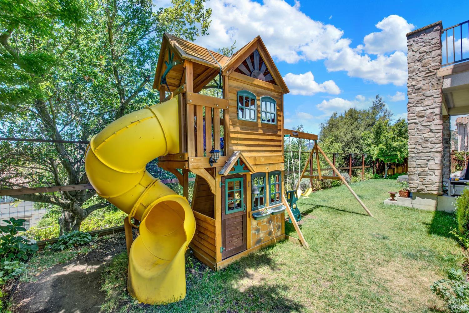 583 Via De Bella Fairfield CA 94534