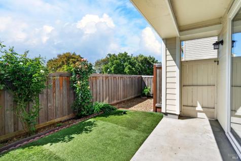 2017 Elson Way Santa Rosa CA 95403