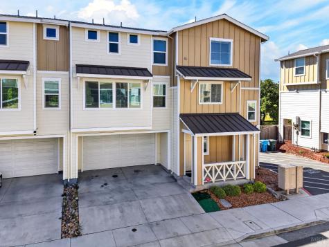 2017 Elson Way Santa Rosa CA 95403