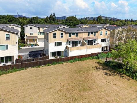 2017 Elson Way Santa Rosa CA 95403