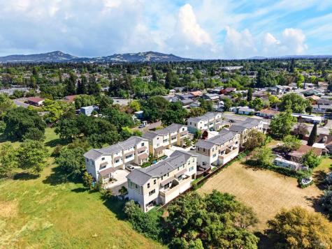 2017 Elson Way Santa Rosa CA 95403
