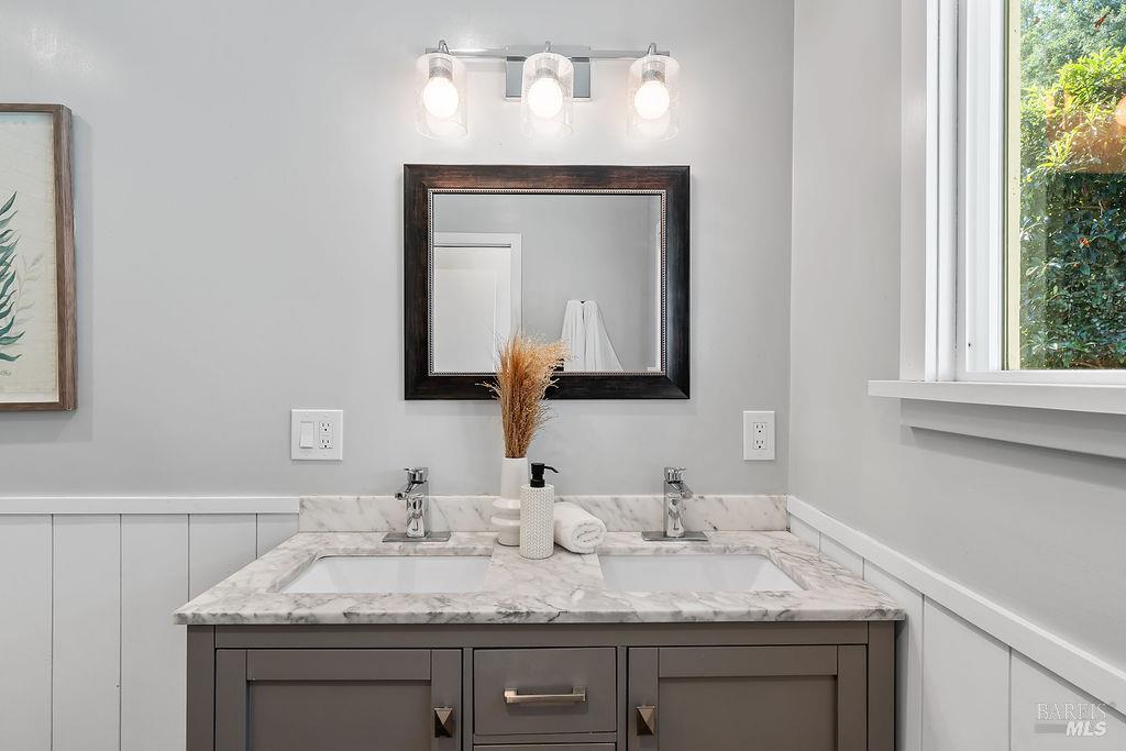 1870 N Fitch Mountain Road Healdsburg CA 95448
