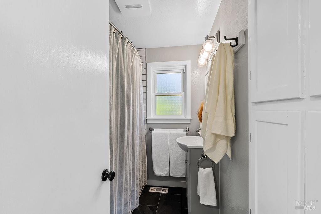 1870 N Fitch Mountain Road Healdsburg CA 95448