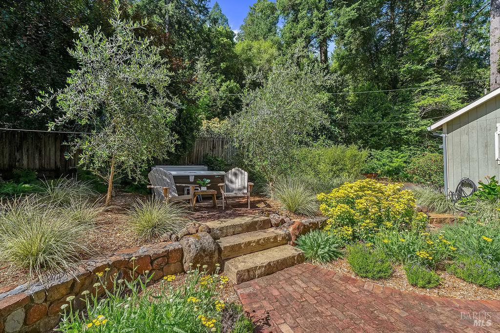 1870 N Fitch Mountain Road Healdsburg CA 95448