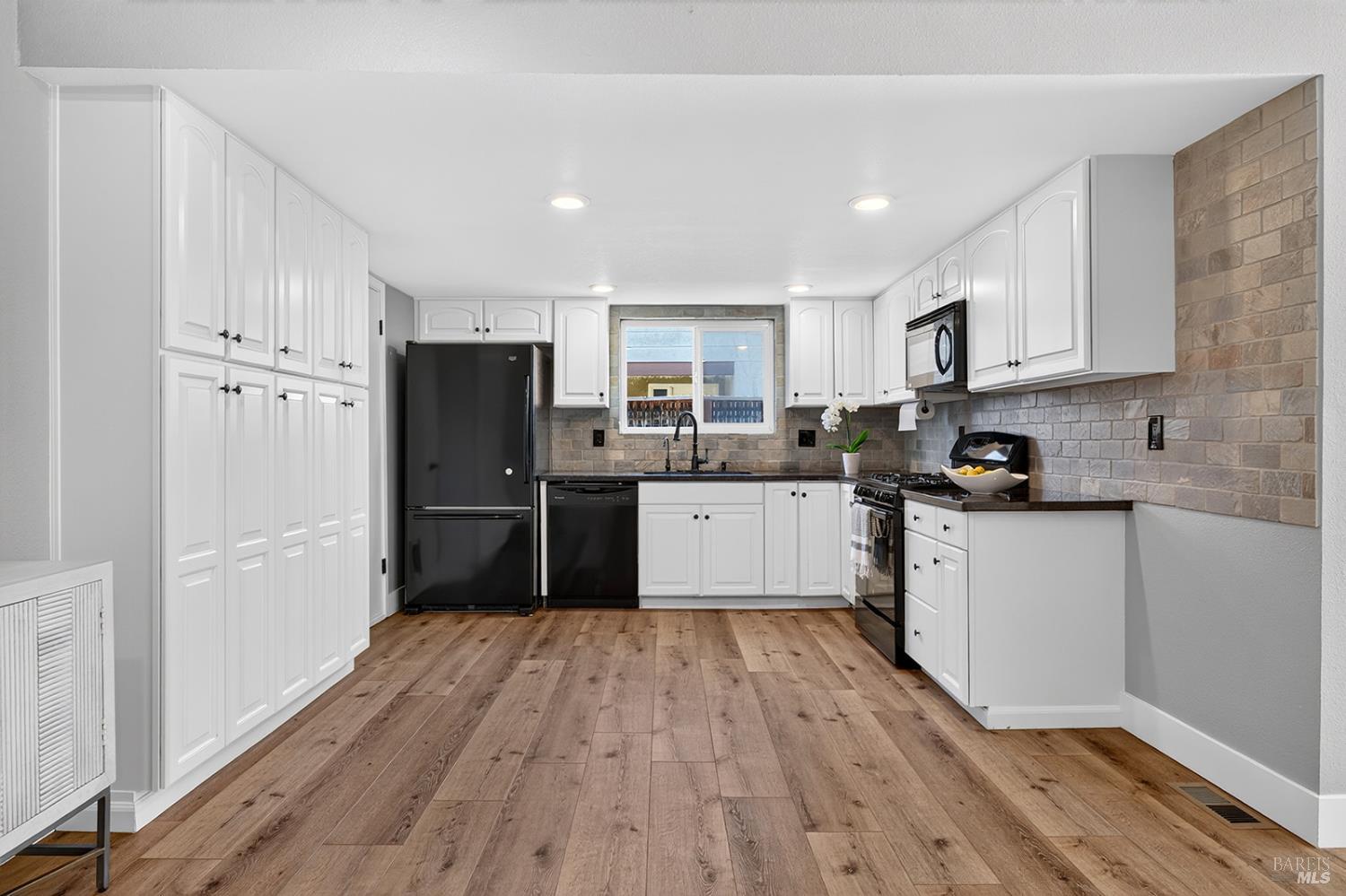 5469 Country Club Drive Rohnert Park CA 94928