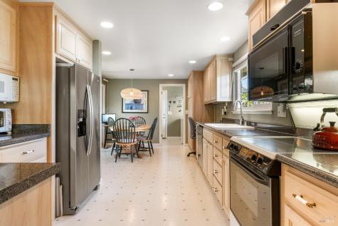 113 Valley Oaks Drive Santa Rosa CA 95409