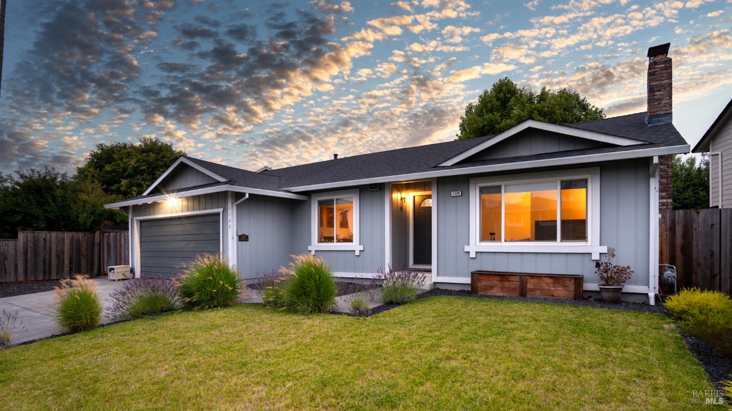 1120 Santa Clara Lane Petaluma CA 94954