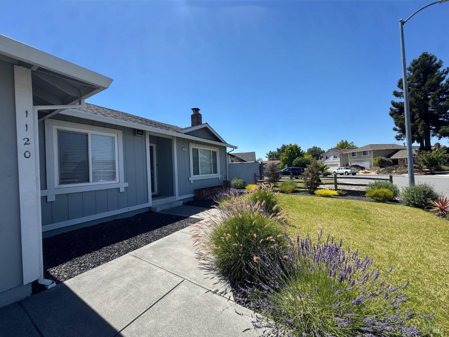 1120 Santa Clara Lane Petaluma CA 94954
