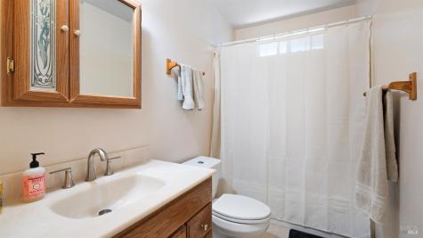 1120 Santa Clara Lane Petaluma CA 94954