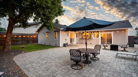 1120 Santa Clara Lane Petaluma CA 94954