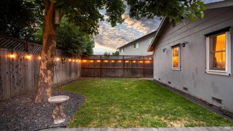 1120 Santa Clara Lane Petaluma CA 94954