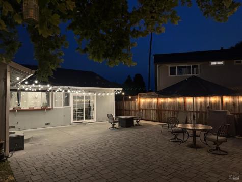 1120 Santa Clara Lane Petaluma CA 94954