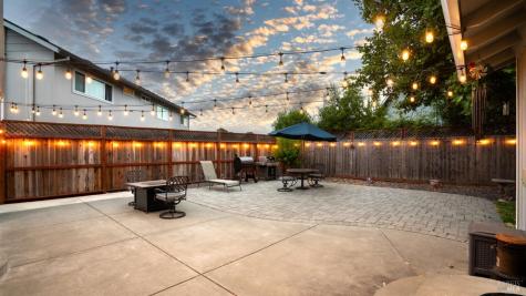 1120 Santa Clara Lane Petaluma CA 94954