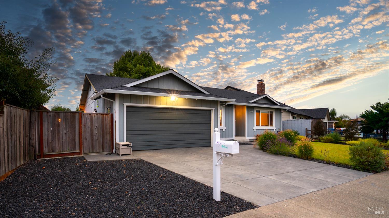 1120 Santa Clara Lane Petaluma CA 94954