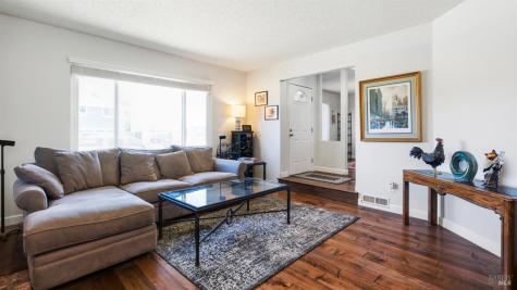 1120 Santa Clara Lane Petaluma CA 94954