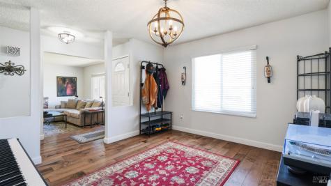 1120 Santa Clara Lane Petaluma CA 94954