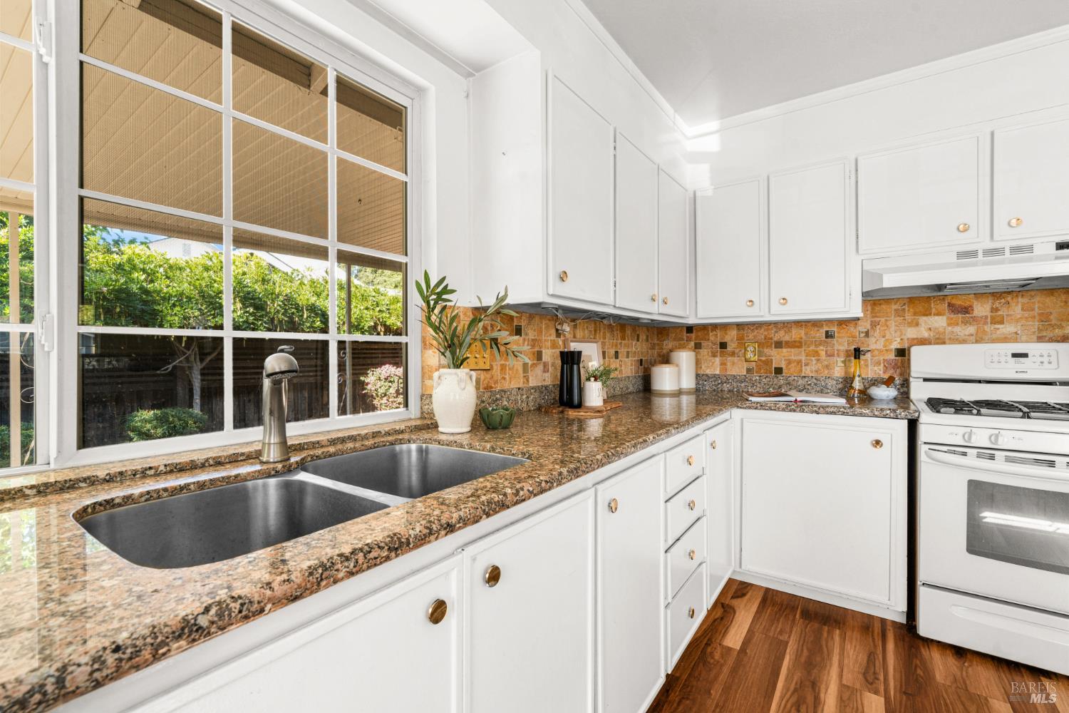 1897 Greeneich Avenue Santa Rosa CA 95401