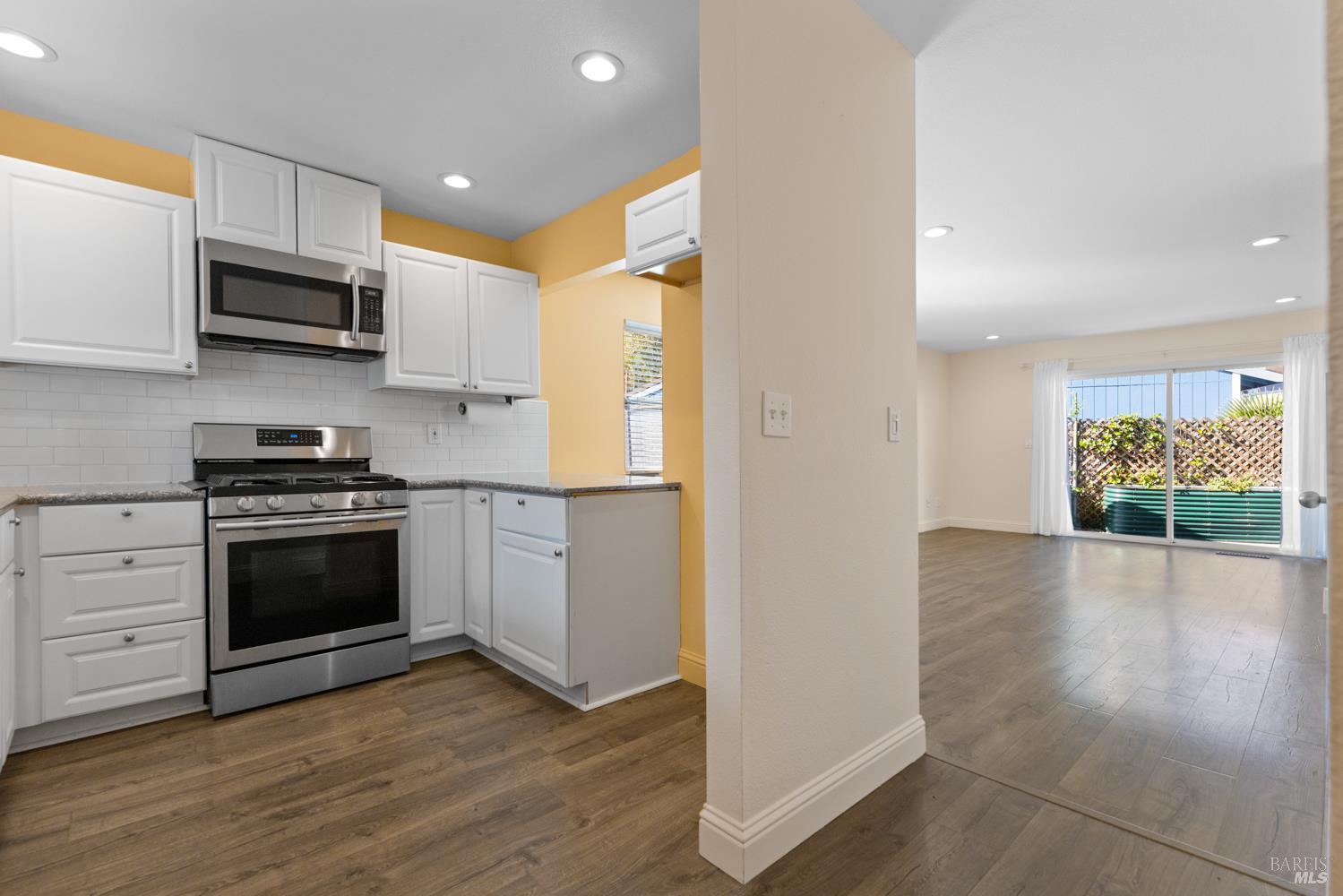 971 Hacienda Circle Rohnert Park CA 94928