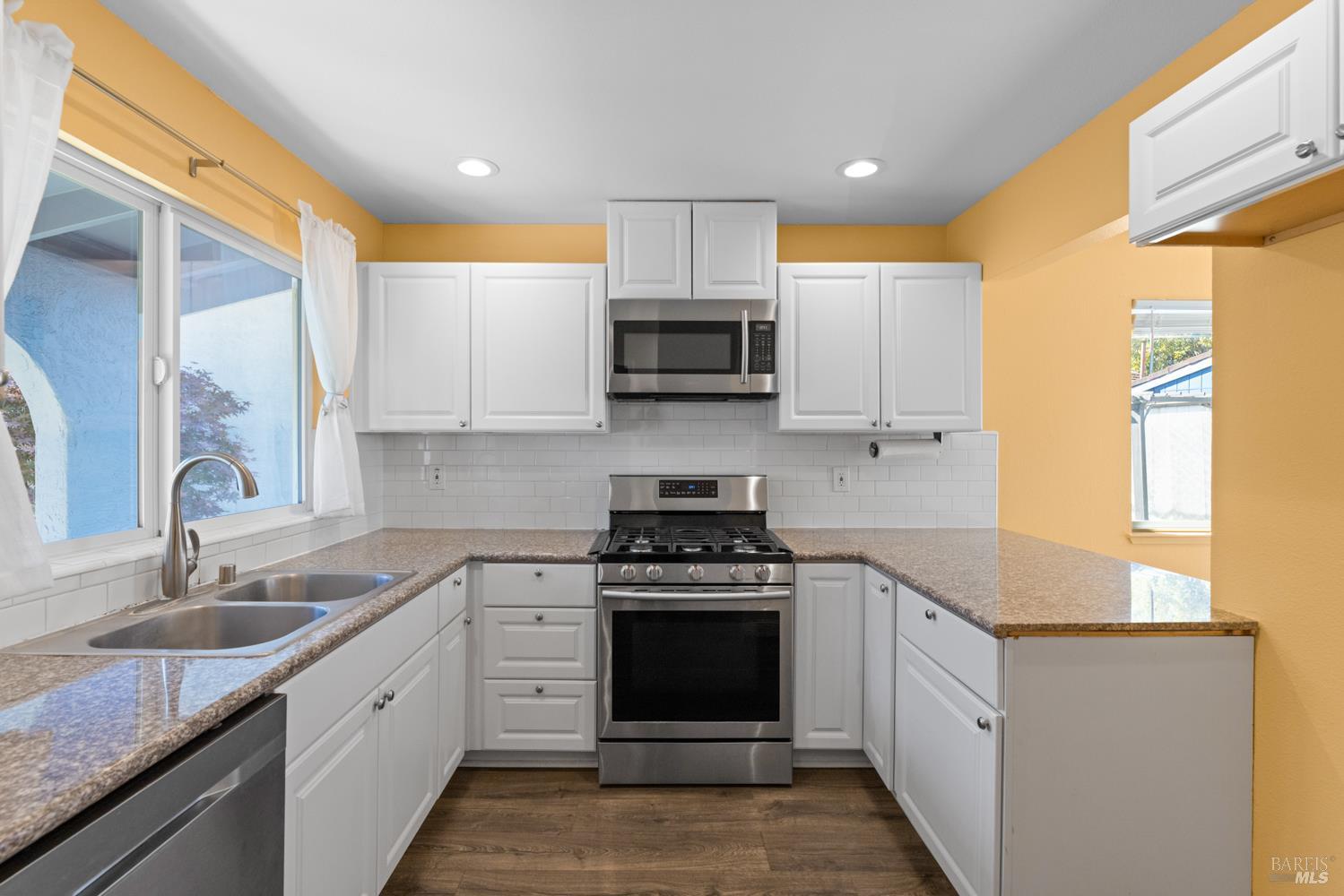 971 Hacienda Circle Rohnert Park CA 94928
