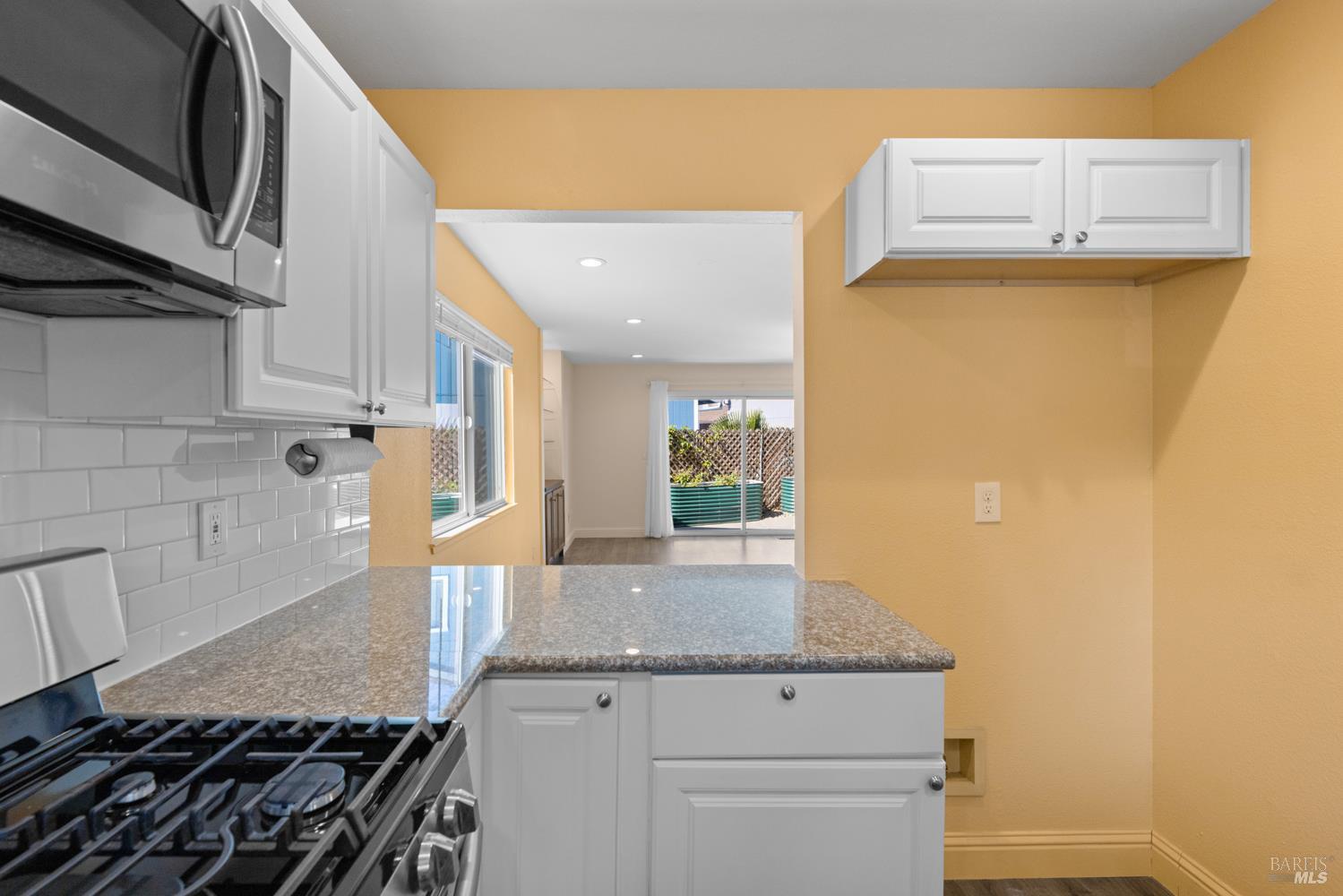 971 Hacienda Circle Rohnert Park CA 94928